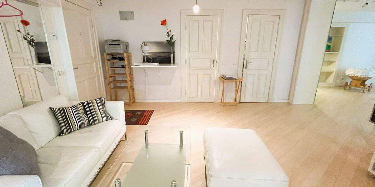 Alsternahes Wohnen im Alsterkamp! Helle möblierte Souterrainwohnung! 2 zimmer