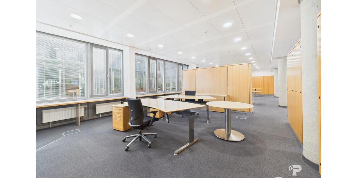 großzügige Gewerbeeinheit in zentraler Lage von Düren zimmer