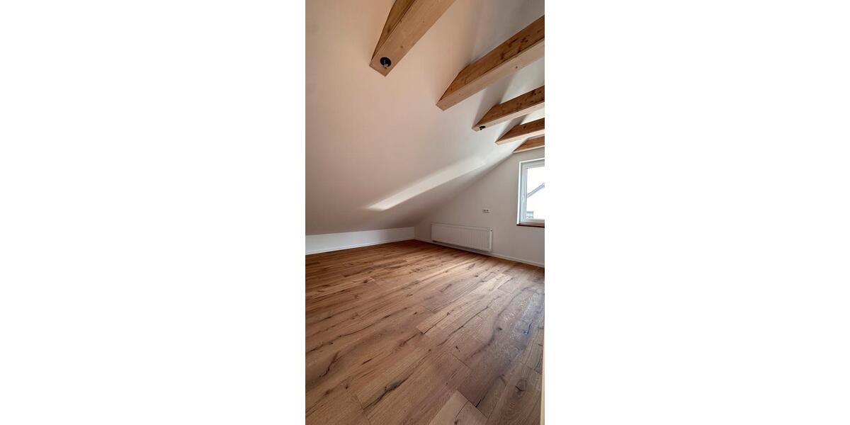 Dachgeschoßwohnung Stadtlauringen - 3 Zimmer, 75 m&sup2;, 820&euro; | Angebot:26255337