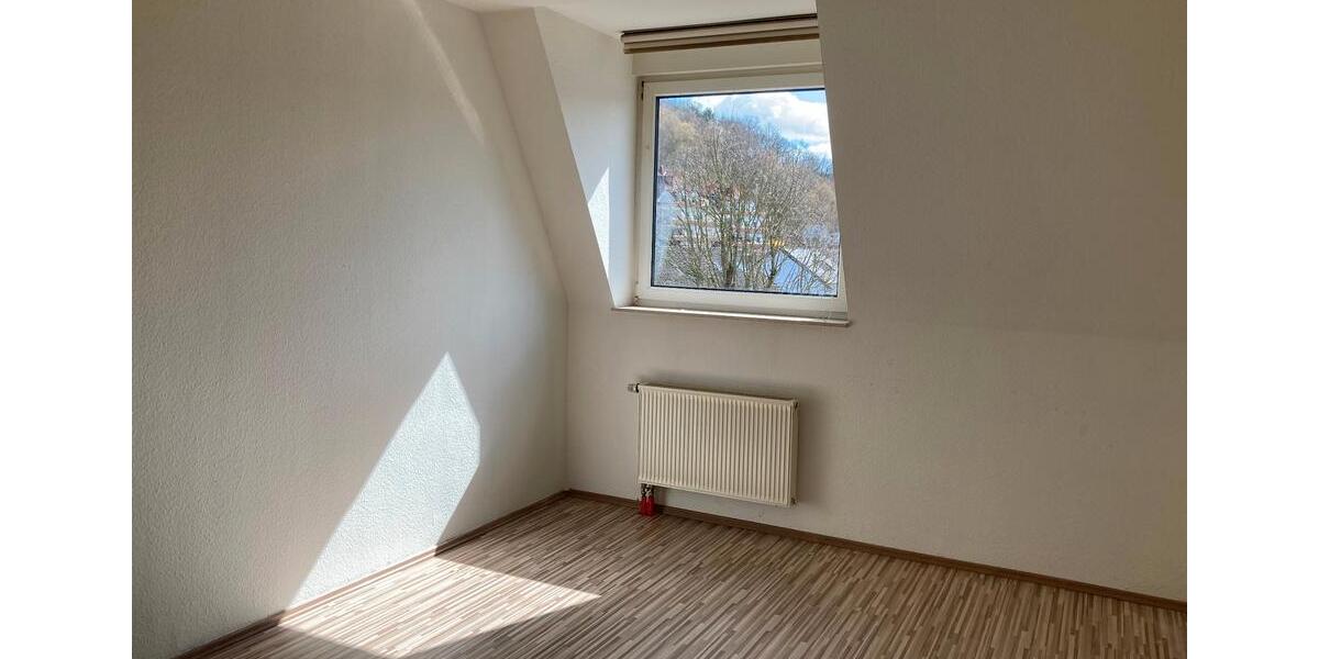 Dachgeschoßwohnung Arnsberg Obereimer - 3 Zimmer, 80 m&sup2;, 372&euro; | Angebot:26645560
