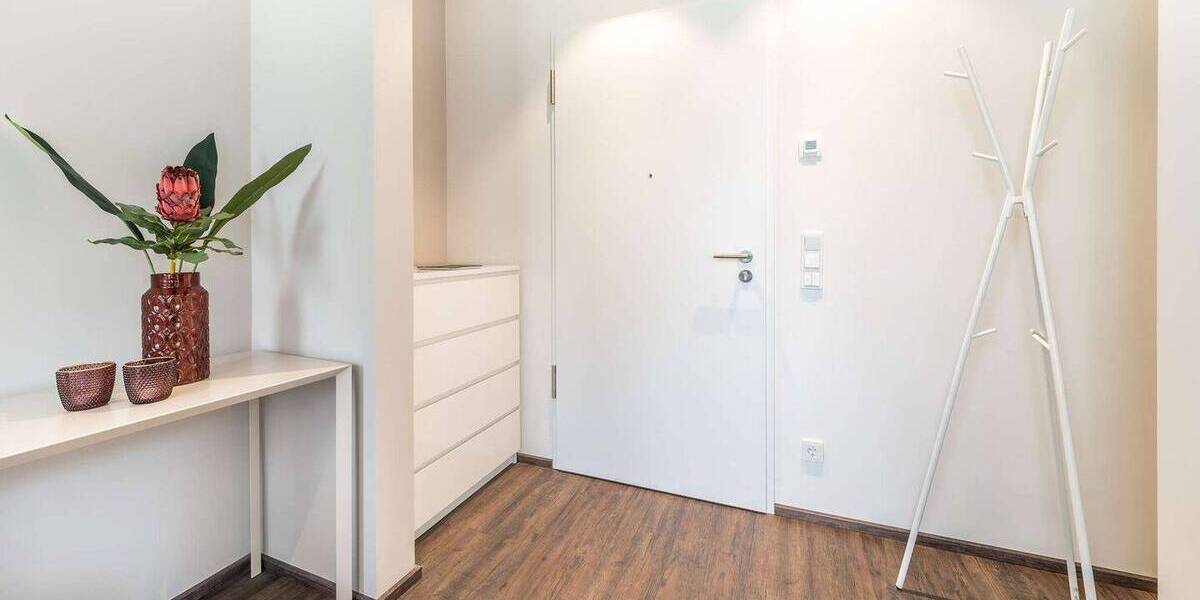Etagenwohnung Frankfurt am Main Westend-Süd - 2 Zimmer, 42 m&sup2;, 1.750&euro; | Angebot:26410253