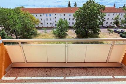 **Besichtigung: Mo.,15.12.25 um 19:00 Uhr** Ruhiges Wohnen im Komponistenviertel! *EBK* 3 zimmer