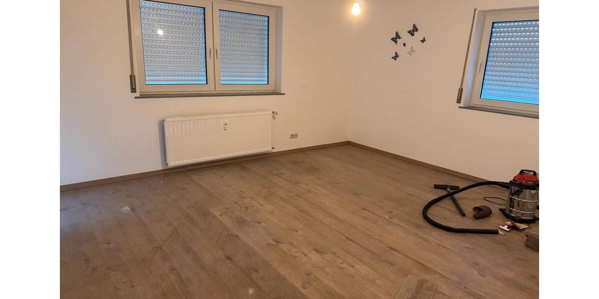 Etagenwohnung Schmelz - 3 Zimmer, 120 m&sup2;, 900&euro; | Angebot:26221113