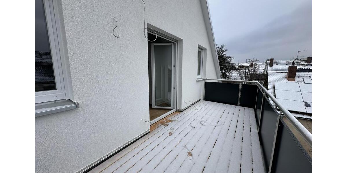 Erstbezug! Exklusives Wohnen im DG: 3-Zimmer, 5m Deckenhöhe, KfW 40, Klimaanlage, EBK & Südbalkon 3 zimmer