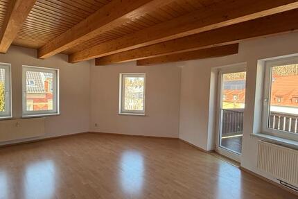 Wohnung Glauchau - 3 Zimmer, 85 m&sup2;, 600&euro; | Angebot:25234627