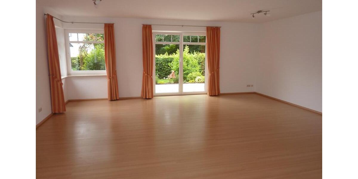 Doppelhaushälfte Pinneberg - 5 Zimmer, 145 m&sup2;, 1.650&euro; | Angebot:24679859