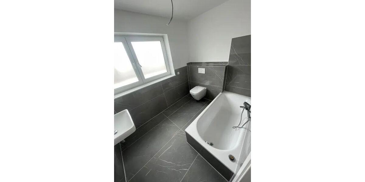 Reihenhaus Bad Schwalbach - 7 Zimmer, 180 m&sup2;, 1.800&euro; | Angebot:26226423