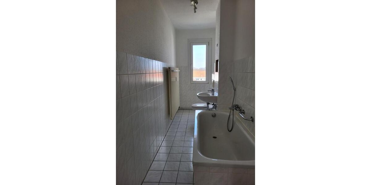 Etagenwohnung Hainichen - 3 Zimmer, 63 m&sup2;, 308&euro; | Angebot:25065416