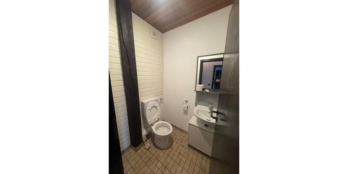 Dachgeschoßwohnung Gießen - 5 Zimmer, 159 m&sup2;, 1.950&euro; | Angebot:24849714