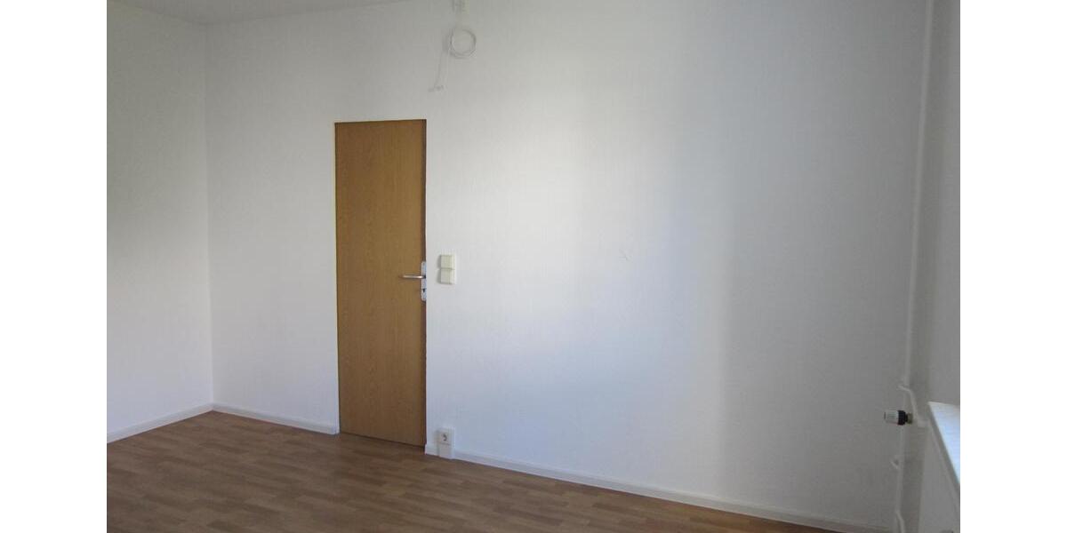 Etagenwohnung Crimmitschau - 4 Zimmer, 87 m&sup2;, 589&euro; | Angebot:19635396