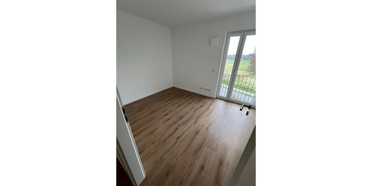 Erdgeschoßwohnung Bestensee - 4 Zimmer, 100 m&sup2;, 1.550&euro; | Angebot:25498400