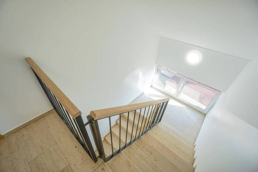 IDEAL FÜR FAMILIEN: Renovierte 4-Zi-Whg. mit Tageslichtbad, Gäste-WC , Balkon, Parkett uvm.