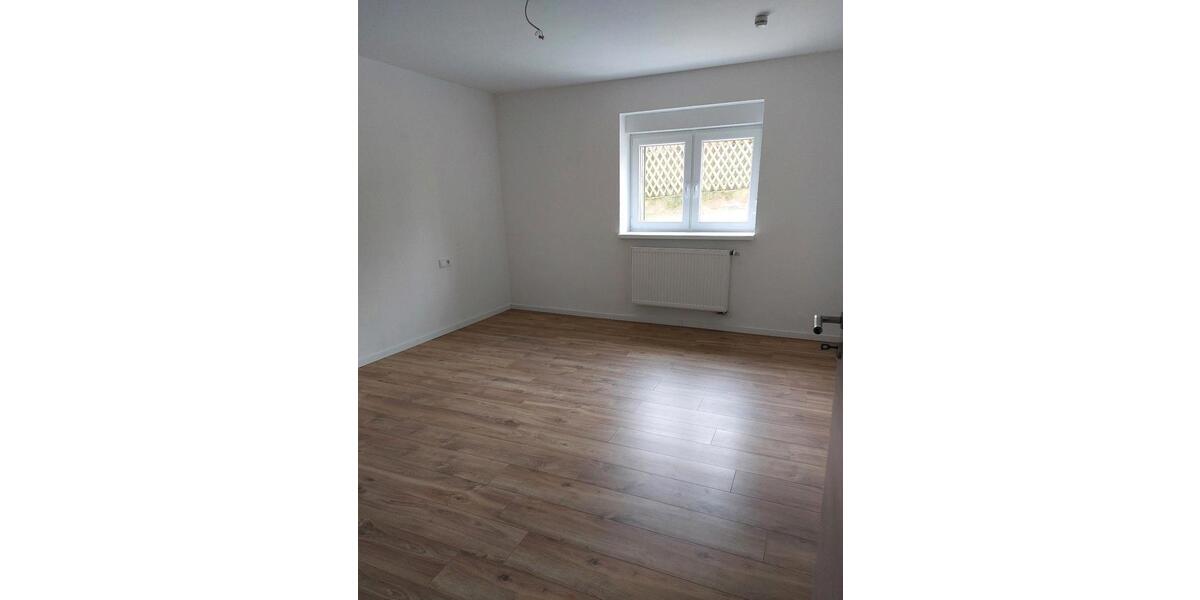 Erdgeschoßwohnung Nohfelden - 3 Zimmer, 105 m&sup2;, 900&euro; | Angebot:25048100