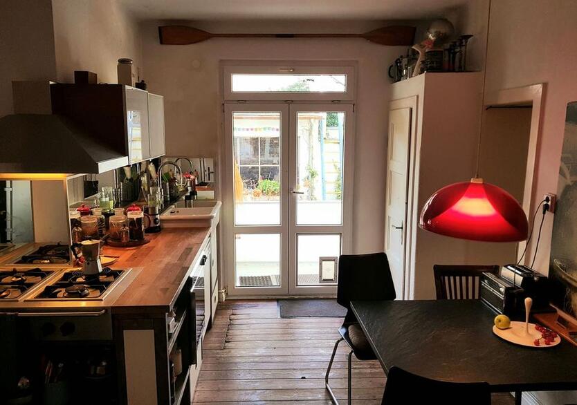 2 Zimmer in 3er-WG – Bonn Altstadt EG Altbau – 22 qm – plus Katze