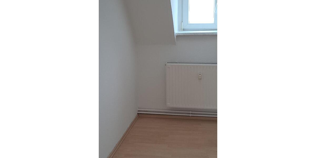 Dachgeschoßwohnung Neukieritzsch - 3 Zimmer, 46 m&sup2;, 360&euro; | Angebot:25305136