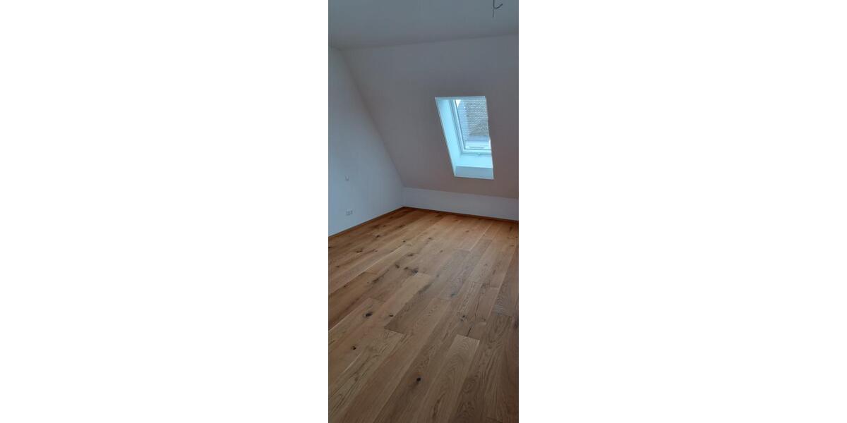 Dachgeschoßwohnung Oettingen in Bayern - 3 Zimmer, 103 m&sup2;, 1.200&euro; | Angebot:24877175