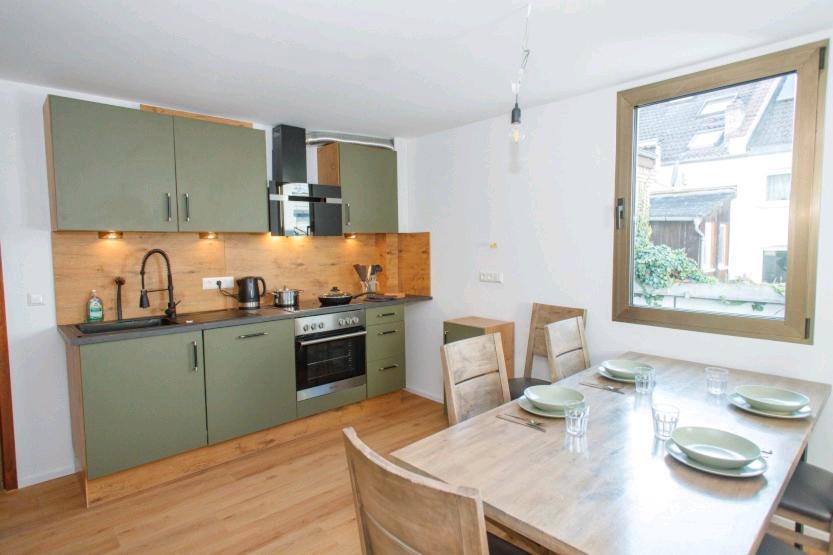 WG-Zimmer in 4er Frauen-WG im Herzen Biebrichs 1 zimmer