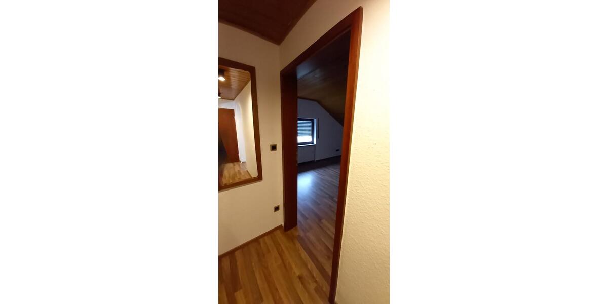 Dachgeschoßwohnung Forst - 2 Zimmer, 75 m&sup2;, 650&euro; | Angebot:26611963