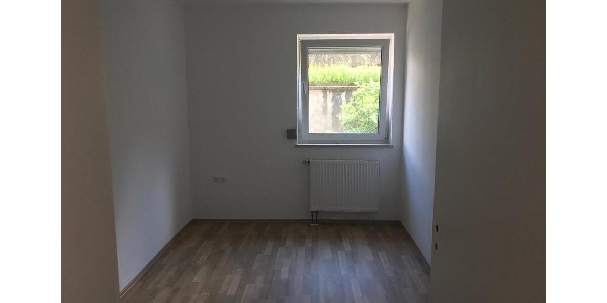 Etagenwohnung Bad Neustadt an der Saale - 3 Zimmer, 72 m&sup2;, 575&euro; | Angebot:26620622