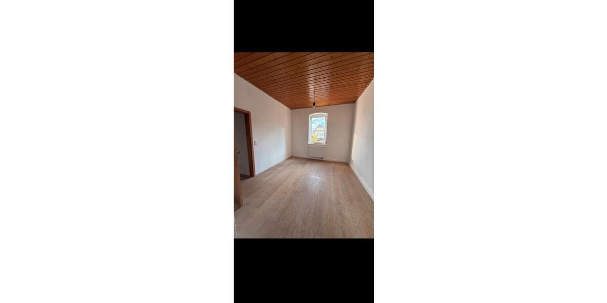 Etagenwohnung Arzberg - 5 Zimmer, 100 m&sup2;, 720&euro; | Angebot:24812539