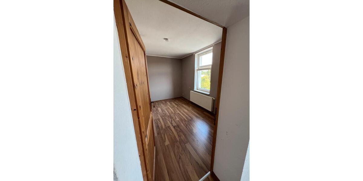 Etagenwohnung Schleusingen - 4 Zimmer, 103 m&sup2;, 980&euro; | Angebot:23831021