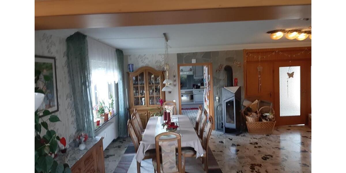 Villa Rinteln - 5 Zimmer, 258 m&sup2;, 1.850&euro; | Angebot:25986835