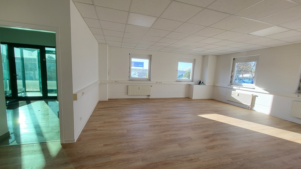 Nagelneu sanierte Bürofläche - ca. 65 m² im Gewerbergebiet Flörsheim-Weilbach - Gewerbeobjekt Flörsheim | Angebot:26003819