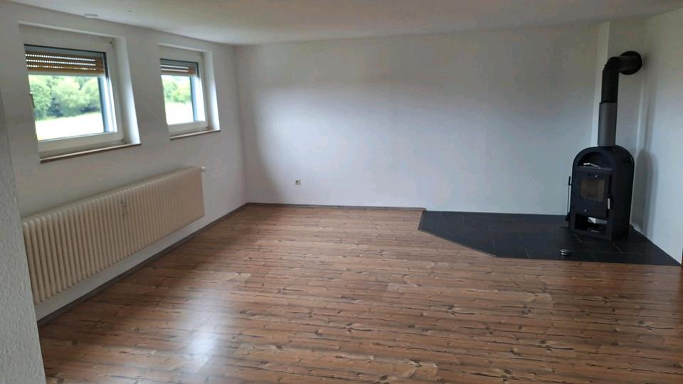 Dachgeschoßwohnung Hof Christiansreuth - 3 Zimmer, 95 m&sup2;, 1.050&euro; | Angebot:24731928