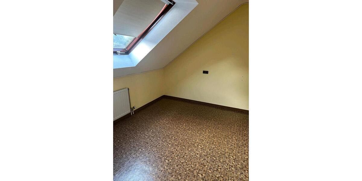 Dachgeschoßwohnung Vellmar - 3 Zimmer, 89 m&sup2;, 1.100&euro; | Angebot:26701993