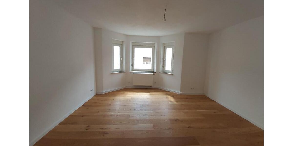 Etagenwohnung Weiden in der Oberpfalz - 4 Zimmer, 110 m&sup2;, 1.200&euro; | Angebot:26521936
