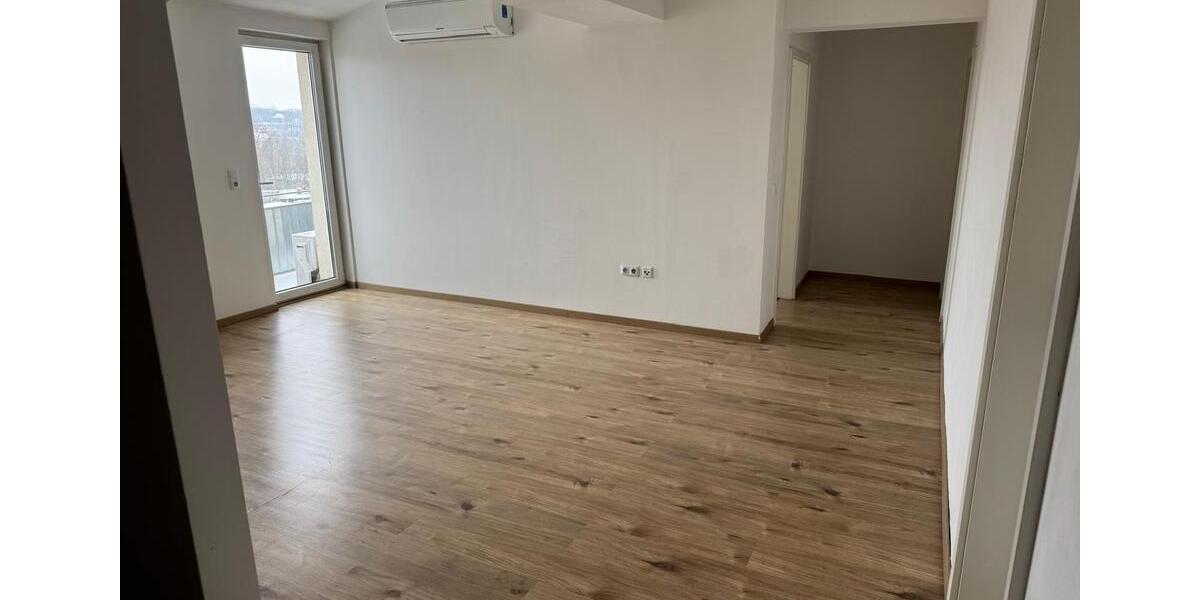 Dachgeschoßwohnung Apolda - 3 Zimmer, 80 m&sup2;, 840&euro; | Angebot:25259087