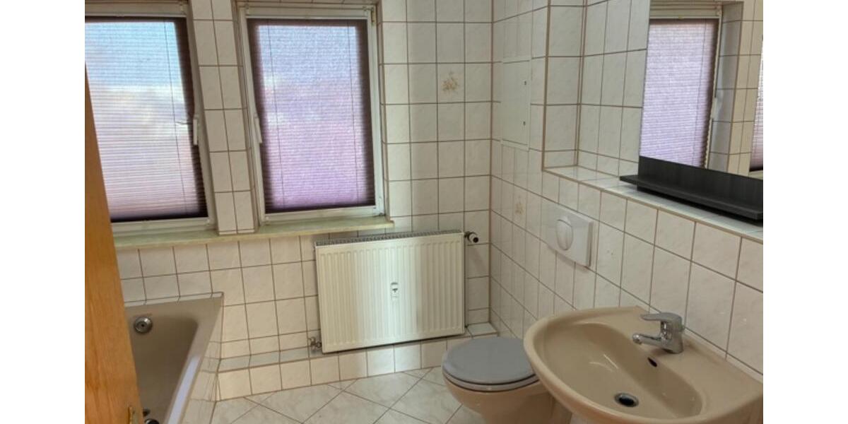 Dachgeschoßwohnung Lucka - 2 Zimmer, 67 m&sup2;, 420&euro; | Angebot:25539489