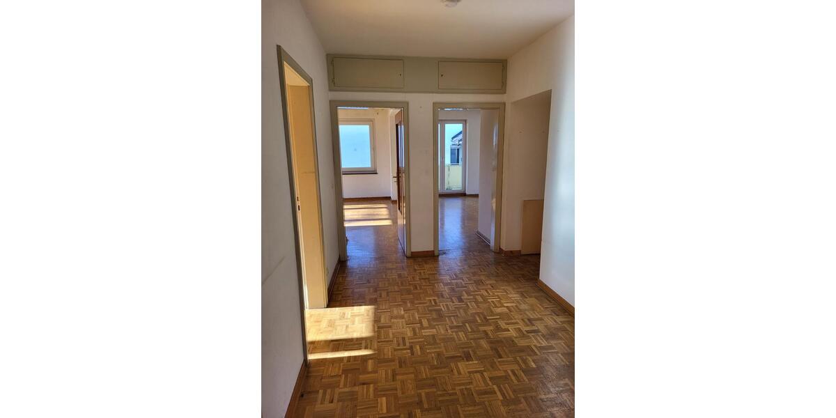 Etagenwohnung Bad Berleburg - 4 Zimmer, 122 m&sup2;, 700&euro; | Angebot:25611923