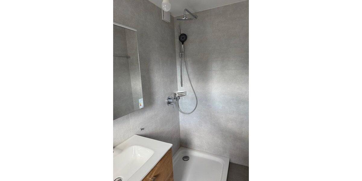 Dachgeschoßwohnung Dahlem - 1 Zimmer, 34 m&sup2;, 300&euro; | Angebot:26253427