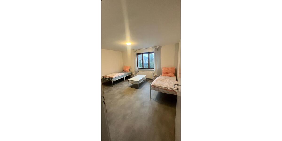 Wohnen auf Zeit Niederkassel - 8 Zimmer, 160 m&sup2;, 20&euro; | Angebot:23273600