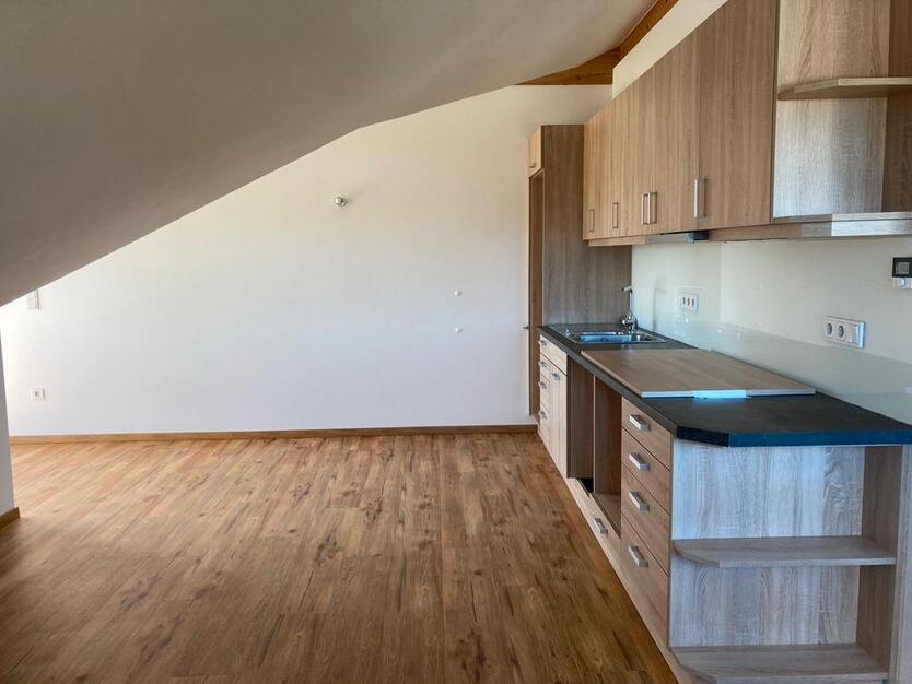 Hochwertige 80qm DG-Wohnung in Dietramszell *gewerbegeeignet*