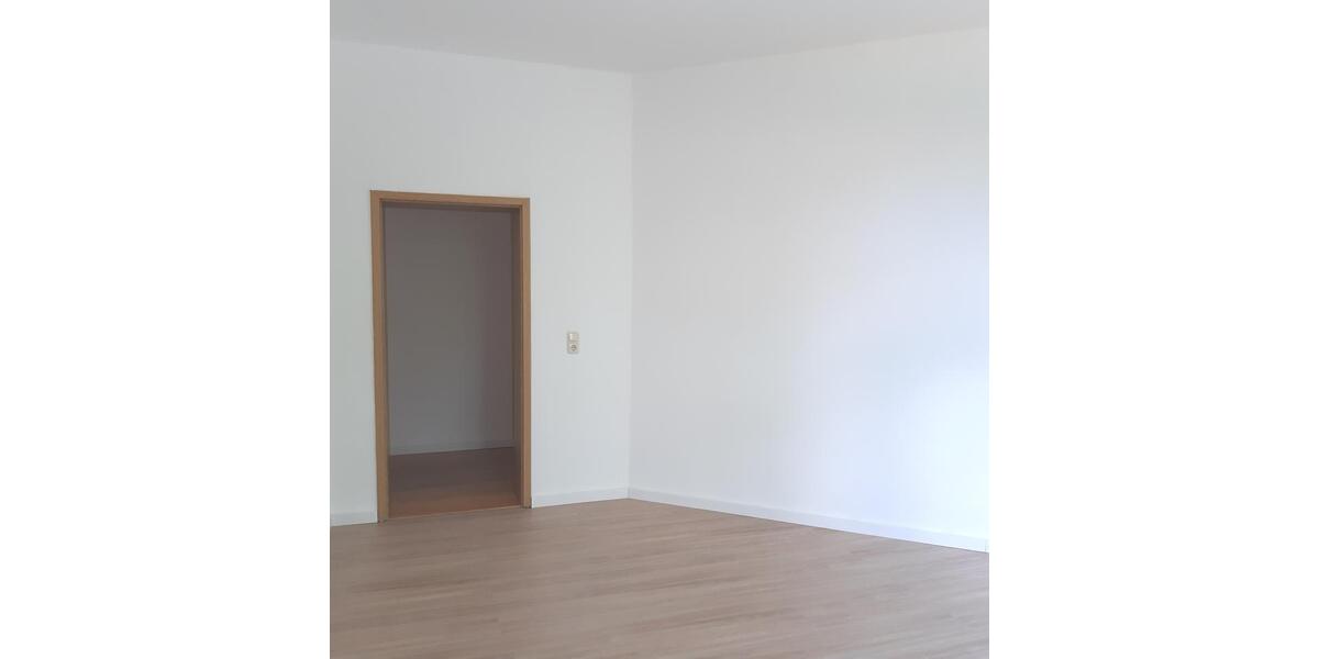 Erdgeschoßwohnung Plauen Bahnhofsvorstadt - 4 Zimmer, 110 m&sup2;, 605&euro; | Angebot:26533102