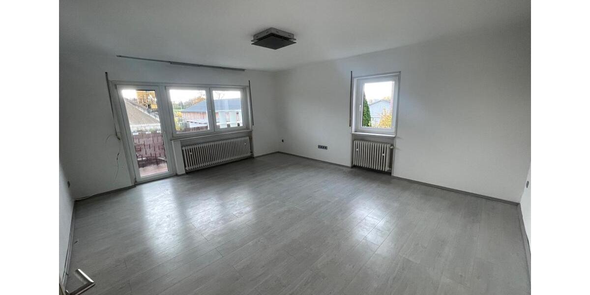 Etagenwohnung Schwalmstadt - 3 Zimmer, 114 m&sup2;, 670&euro; | Angebot:24531894