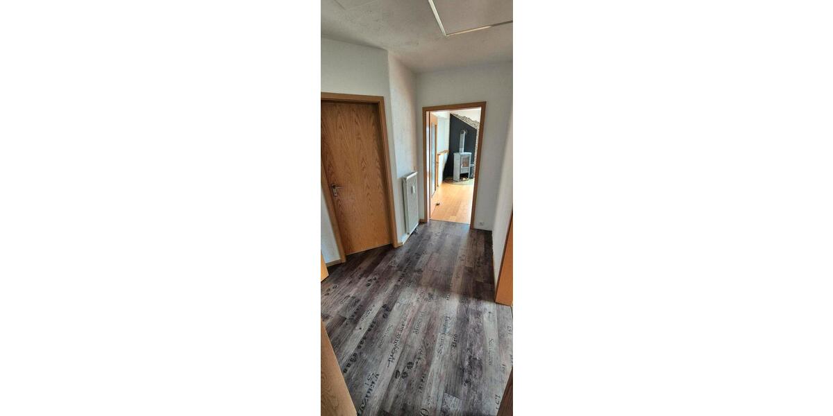 Dachgeschoßwohnung Erftstadt - 3 Zimmer, 70 m&sup2;, 750&euro; | Angebot:25255180