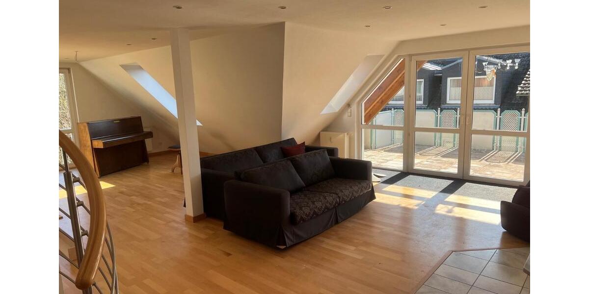 Dachgeschoßwohnung Bad Bocklet - 3 Zimmer, 130 m&sup2;, 1.300&euro; | Angebot:25350125