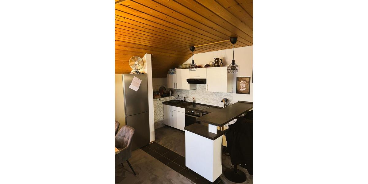 Erstklassige möblierte Wohnung in ruhiger Lage zu vermieten 3 zimmer