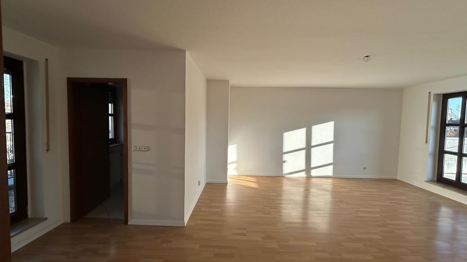 Dachgeschoßwohnung München Berg am Laim - 3 Zimmer, 77 m&sup2;, 1.400&euro; | Angebot:25056723