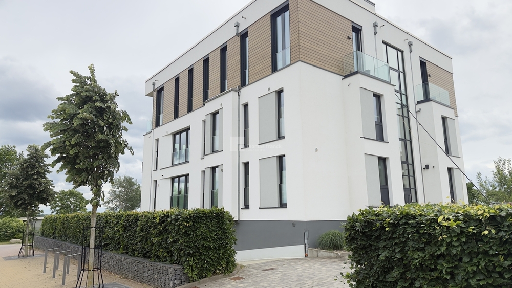 Schöner Wohnen am Schweriner See WaisenhausGärten wirklich 1. Reihe am Wasser - Etagenwohnung Schwerin Werdervorstadt | Angebot:26790961