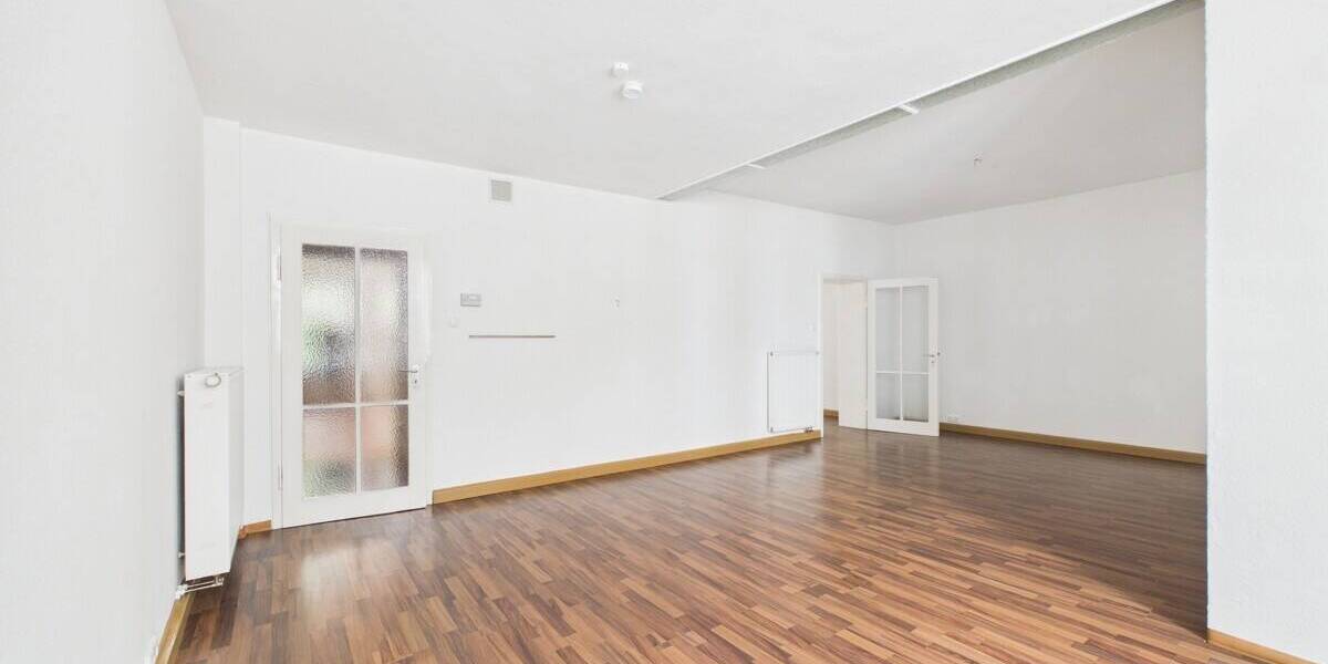 Etagenwohnung Regensburg Innenstadt - 3 Zimmer, 130 m&sup2;, 1.100&euro; | Angebot:26733550