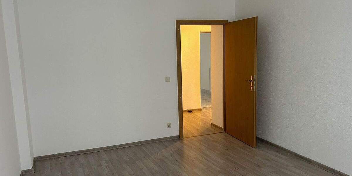 Etagenwohnung Halle (Saale) Giebichenstein - 4 Zimmer, 77 m&sup2;, 590&euro; | Angebot:26672530