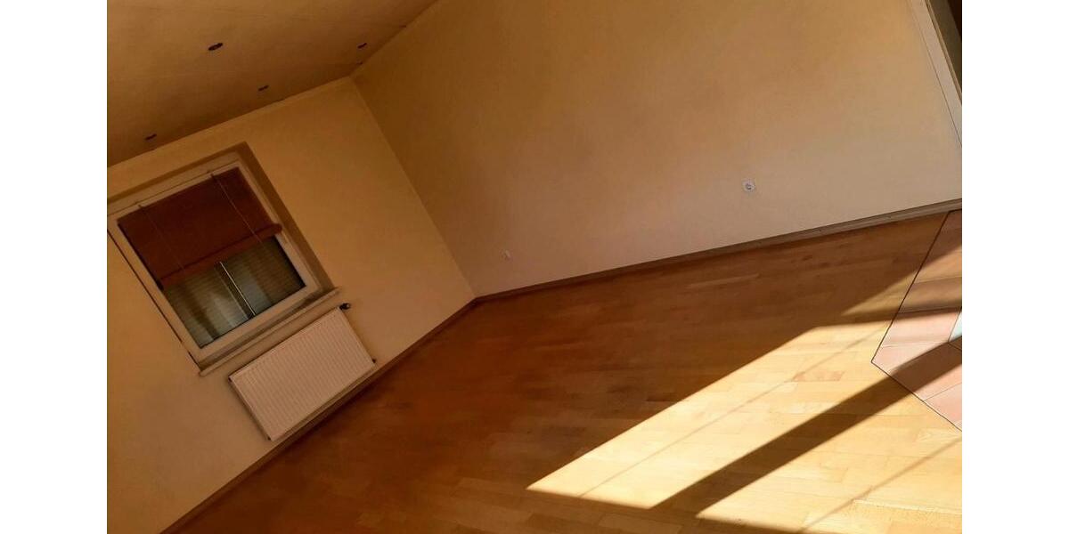 Etagenwohnung Deggendorf - 5 Zimmer, 1 m&sup2;, 1.200&euro; | Angebot:25298360