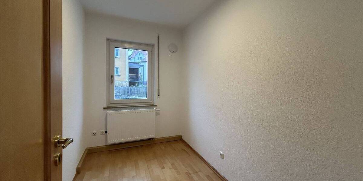 Etagenwohnung Forchheim Reuth - 3 Zimmer, 90 m&sup2;, 1.100&euro; | Angebot:26766638