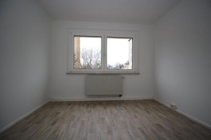 **Renovierte 3-Zimmer-Wohnung mit Balkonverglasung in ruhiger Wohnlage zu vermieten** 3 zimmer