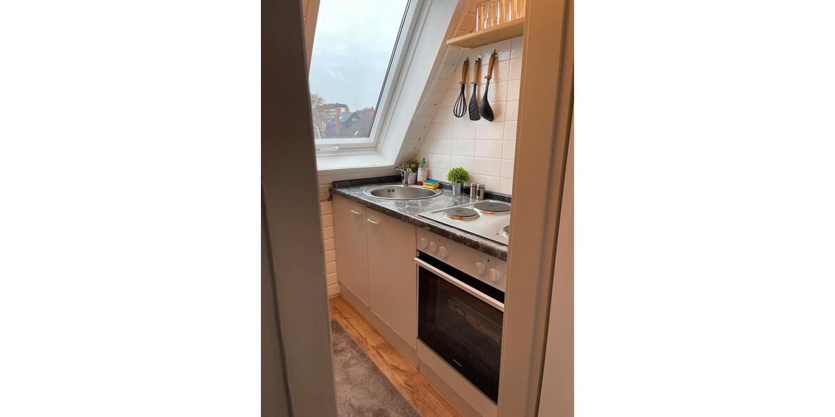 Dachgeschoßwohnung Norderstedt Garstedt - 1.5 Zimmer, 50 m&sup2;, 1.200&euro; | Angebot:26040017