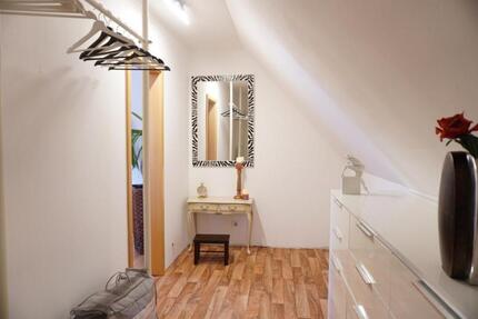 TOP möblierte Ferien Wohnung (FeWo) ab 01.01.2026 zimmer